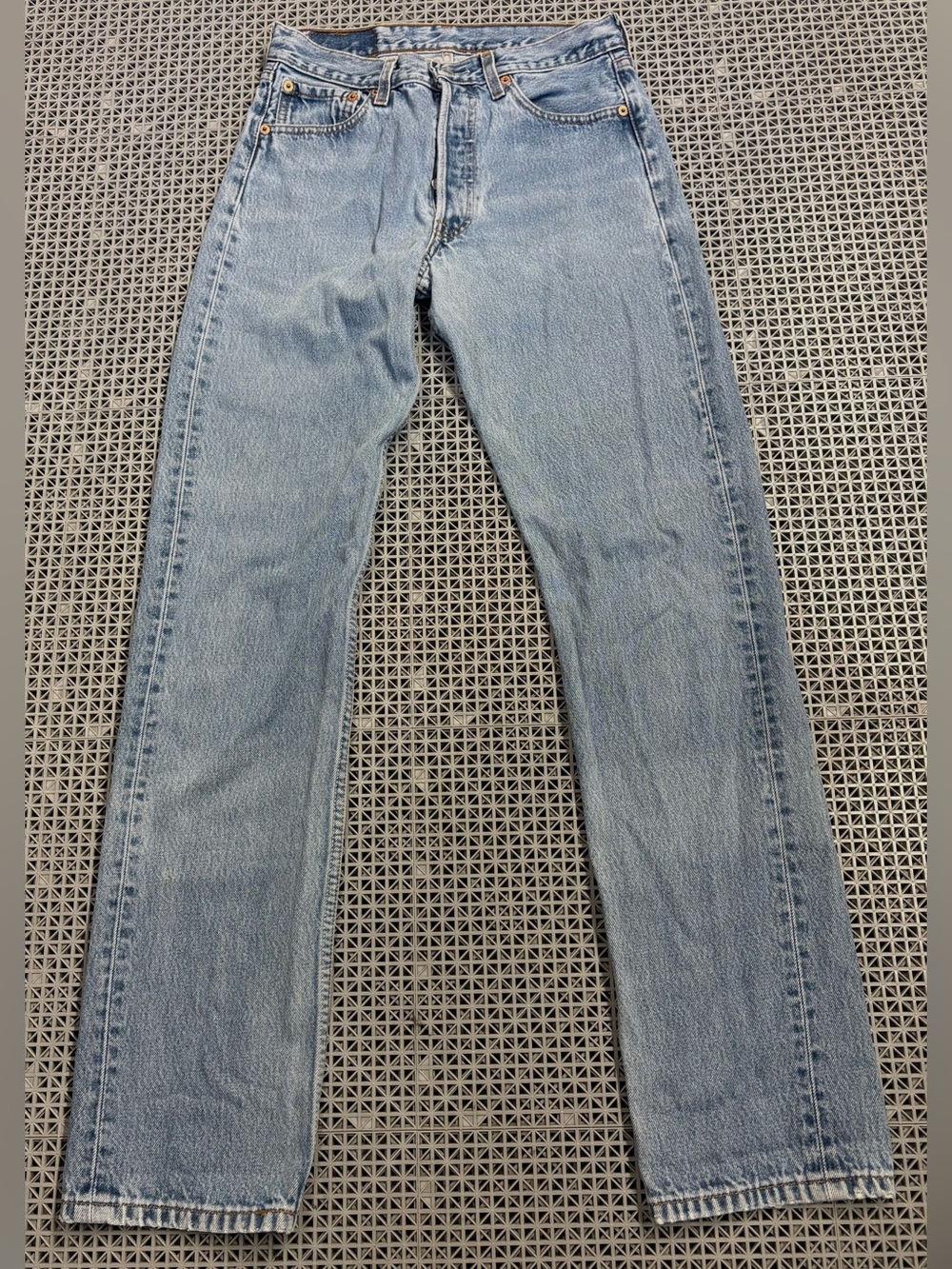 Vintage Levi’s 501 Medium Wash Button-Fly Blue Jeans - Y2K